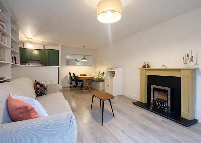 Lejlighed Bright 2bdr Split Level Near Phoenix Park *